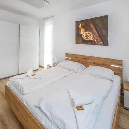 Anchor By Hellobalatonlelle Bed & Breakfast