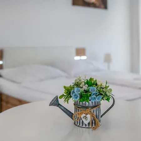 Bed & Breakfast Anchor By Hellobalatonlelle