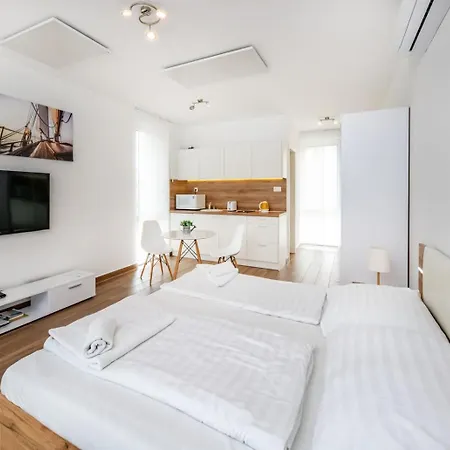 Bed & Breakfast Anchor By Hellobalatonlelle *