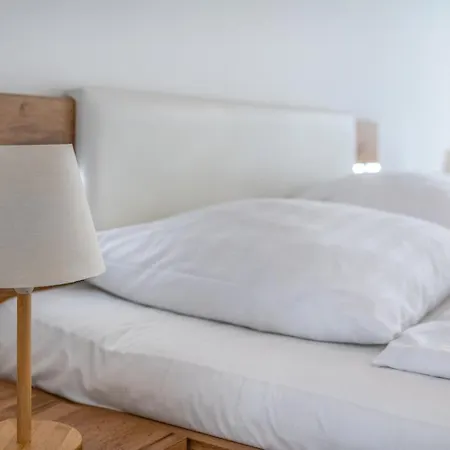 Anchor By Hellobalatonlelle Bed & Breakfast