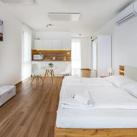 Anchor By Hellobalatonlelle Bed & Breakfast *