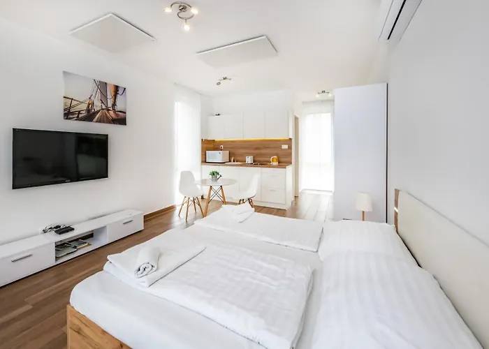 住宿加早餐酒店 Anchor By Hellobalatonlelle 3*